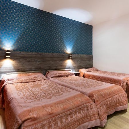 Hotel Leonard De Vinci 75011 Parigi Esterno foto